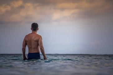 背中で決まる!頼りがいのあるモテ男の広背筋 | 赤坂の筋肉と脂肪を整えるメンズエステ | プライベートサロンTK for Men